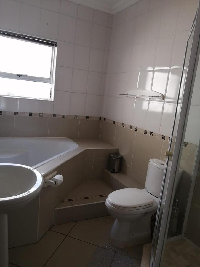 Palm View Guest House 프레토리아 외부 사진