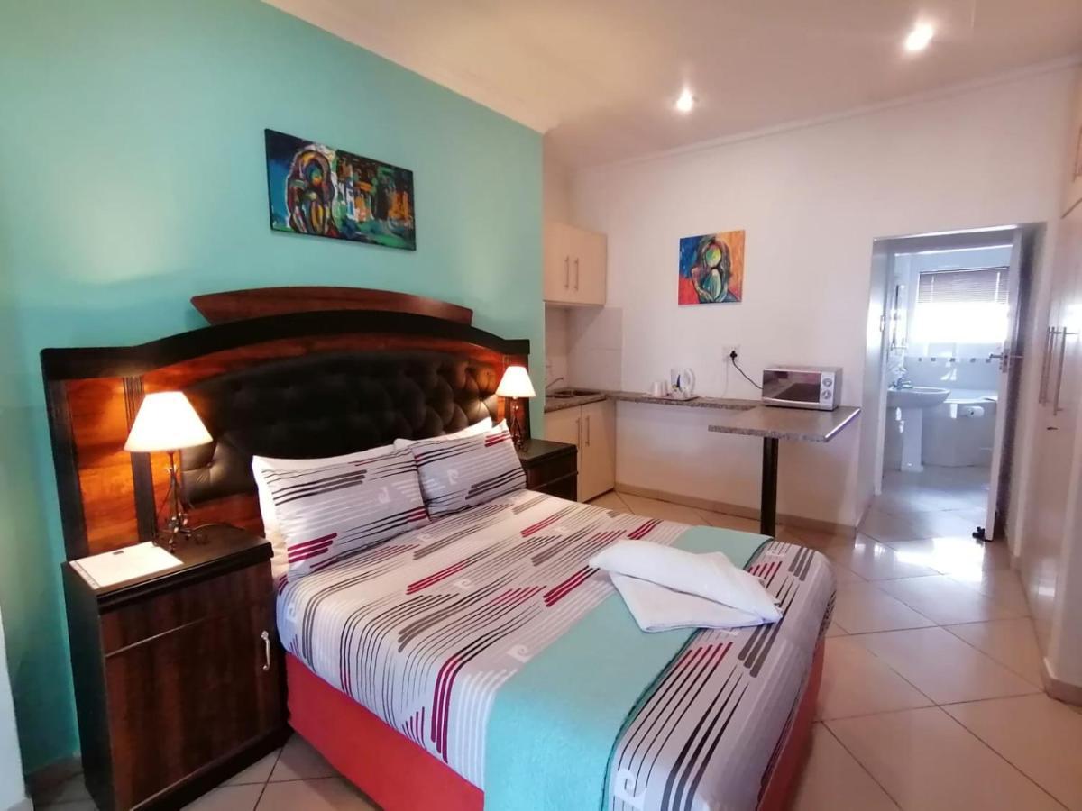 Palm View Guest House 프레토리아 외부 사진